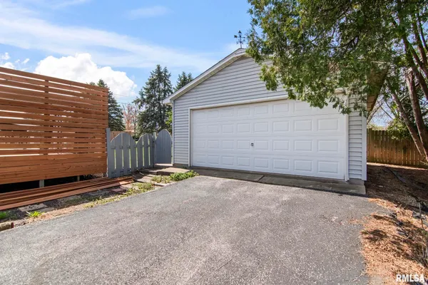 $220,000 | 811 Finley Street, Jacksonville, IL 62650