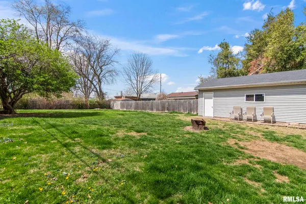 $220,000 | 811 Finley Street, Jacksonville, IL 62650