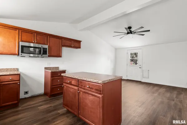 $220,000 | 811 Finley Street, Jacksonville, IL 62650