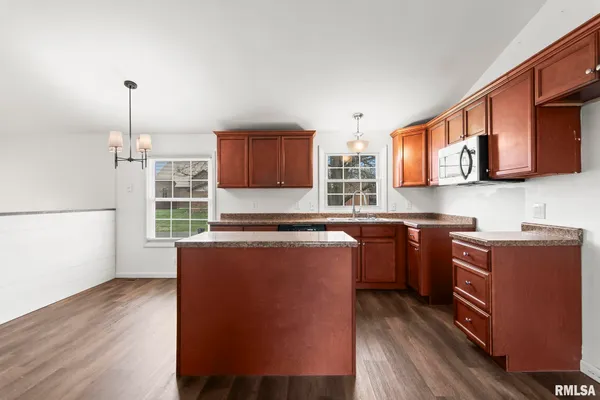 $220,000 | 811 Finley Street, Jacksonville, IL 62650