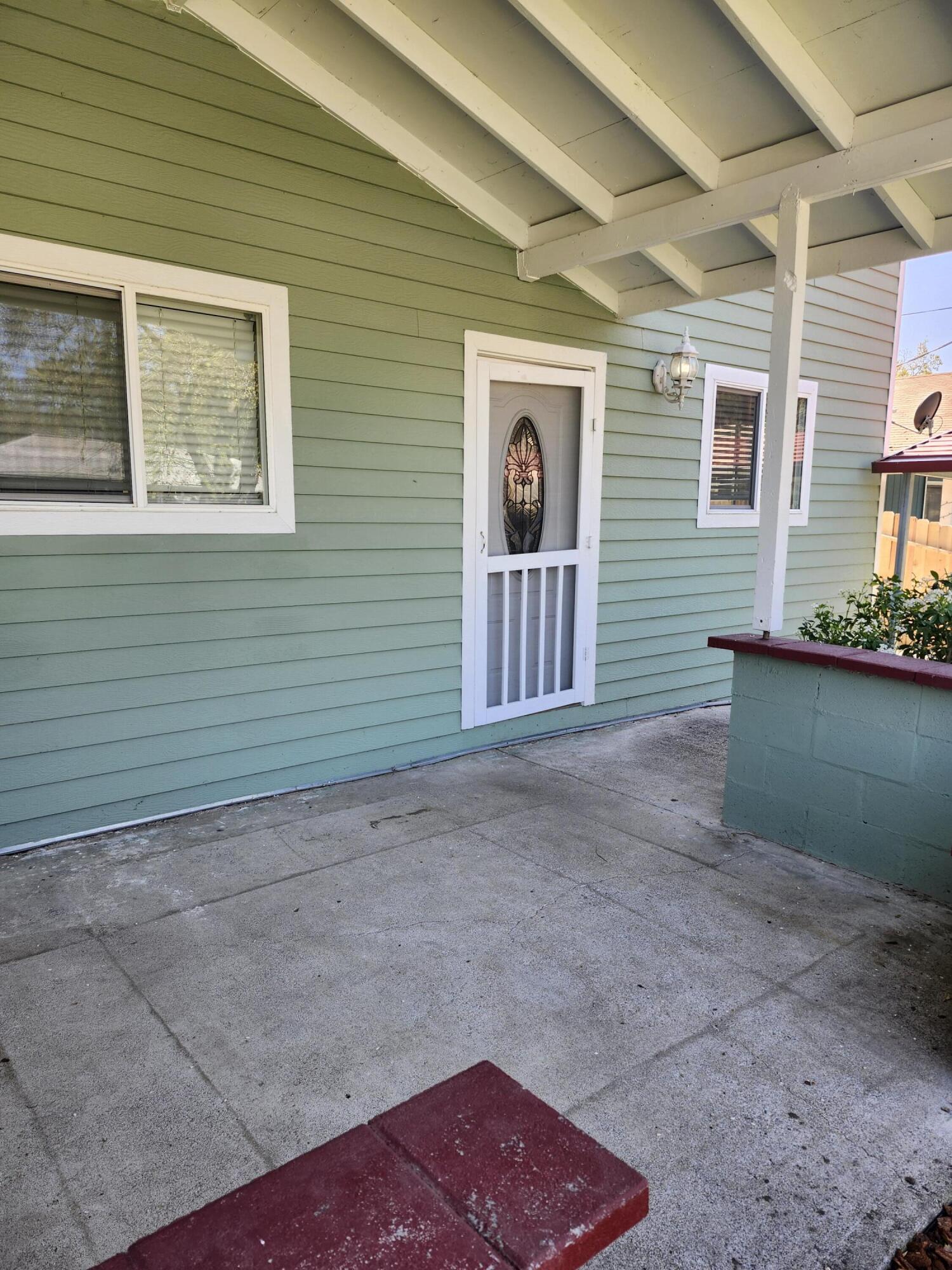 1011 Southwest I Street Grants Pass, OR 97526 - Photo 6 of 47 20250415_140413