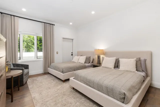 a view of entryway and hall