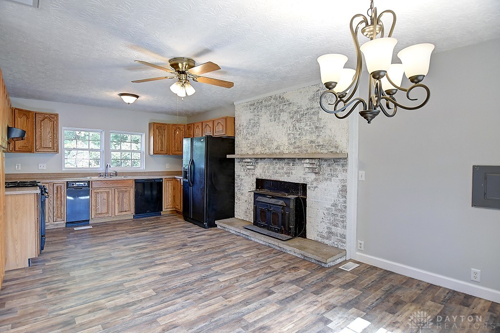 8969 Deardoff Road Franklin, OH 45005 - Photo 7 of 31 Gallery Image 7