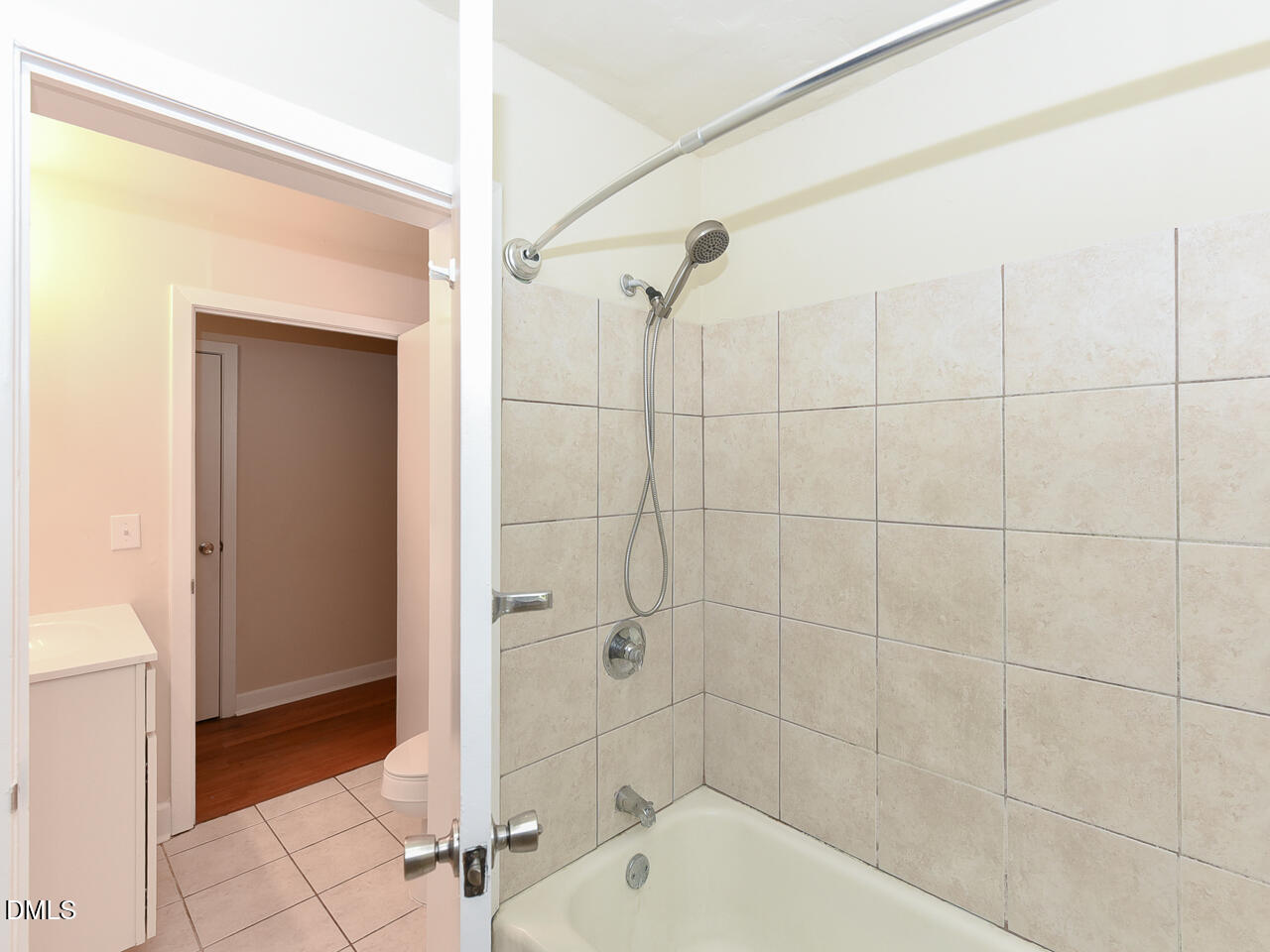 4916 Western Boulevard Raleigh, NC 27606 - Photo 17 of 18 Interior - Full Bath - B - OK