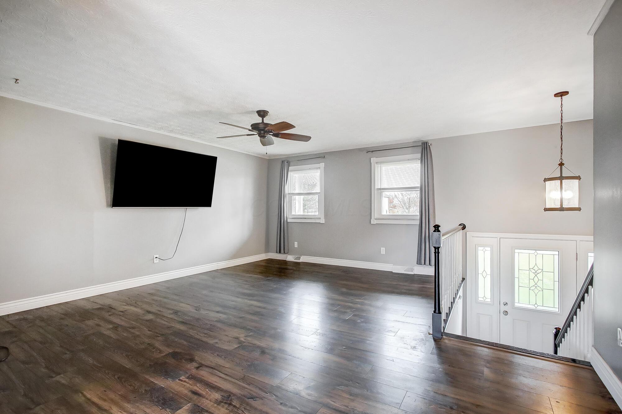 834 Doherty Road Columbus, OH 43228 - Photo 8 of 55 Great Room