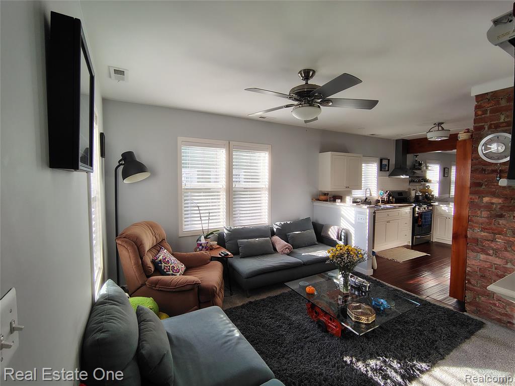 241 North Helen Avenue Rochester, MI 48307 - Photo 14 of 27