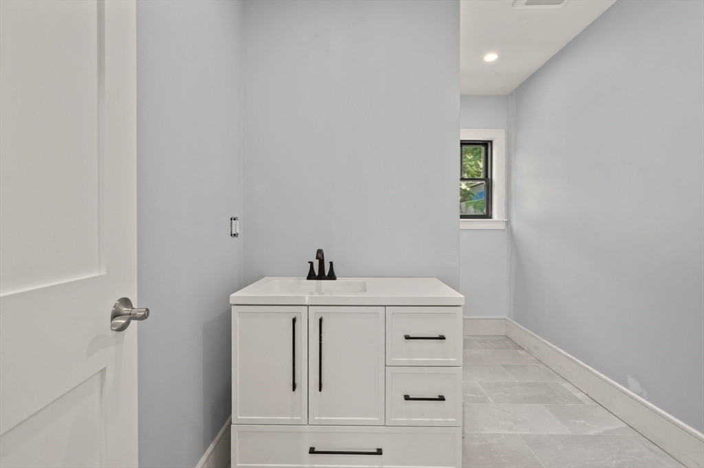 25 Englewood Road Winchester, MA 01890 - Photo 21 of 33 Gallery Image 21