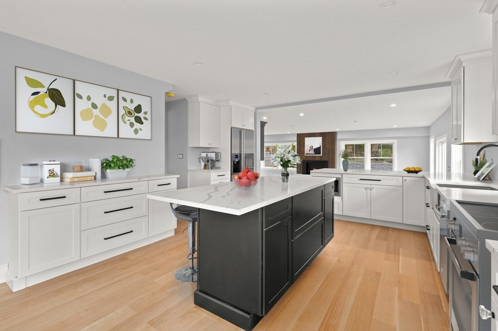 25 Englewood Road Winchester, MA 01890 - Photo 4 of 33 Gallery Image 4