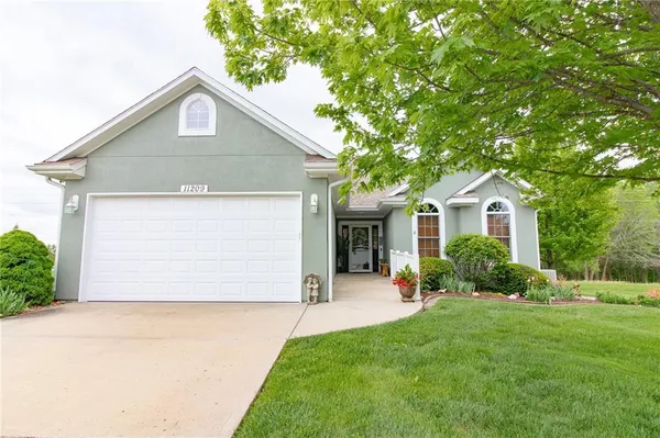 $369,900 | 11209 Trevor Drive, Peculiar, MO 64078