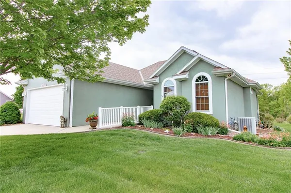 $369,900 | 11209 Trevor Drive, Peculiar, MO 64078