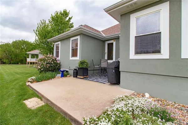 $369,900 | 11209 Trevor Drive, Peculiar, MO 64078