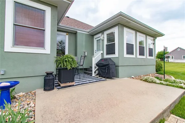 $369,900 | 11209 Trevor Drive, Peculiar, MO 64078