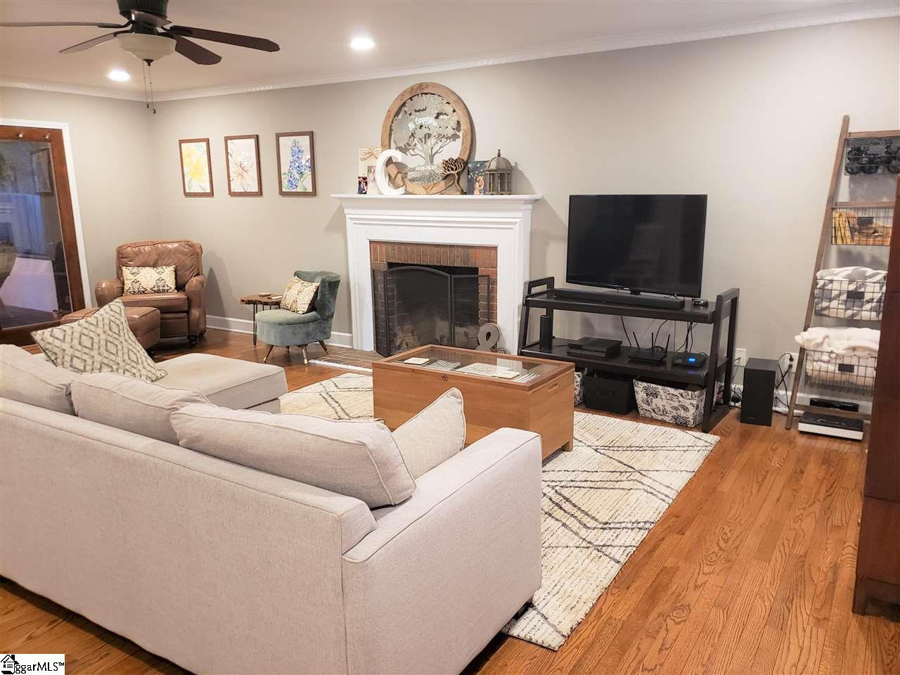12 Spring Forest Court Greenville, SC 29615 - Photo 3 of 14 Gallery Image 3