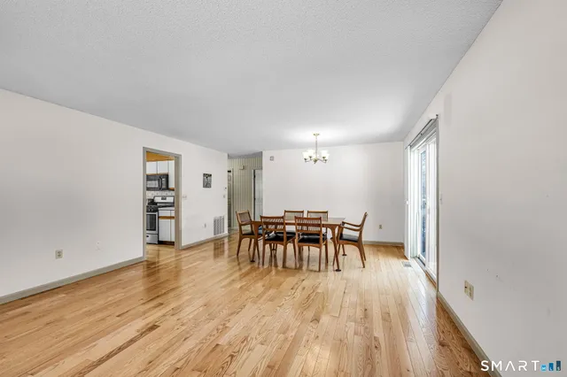 $299,900 | 141 The Meadows, Unit 141, Enfield, CT 06082