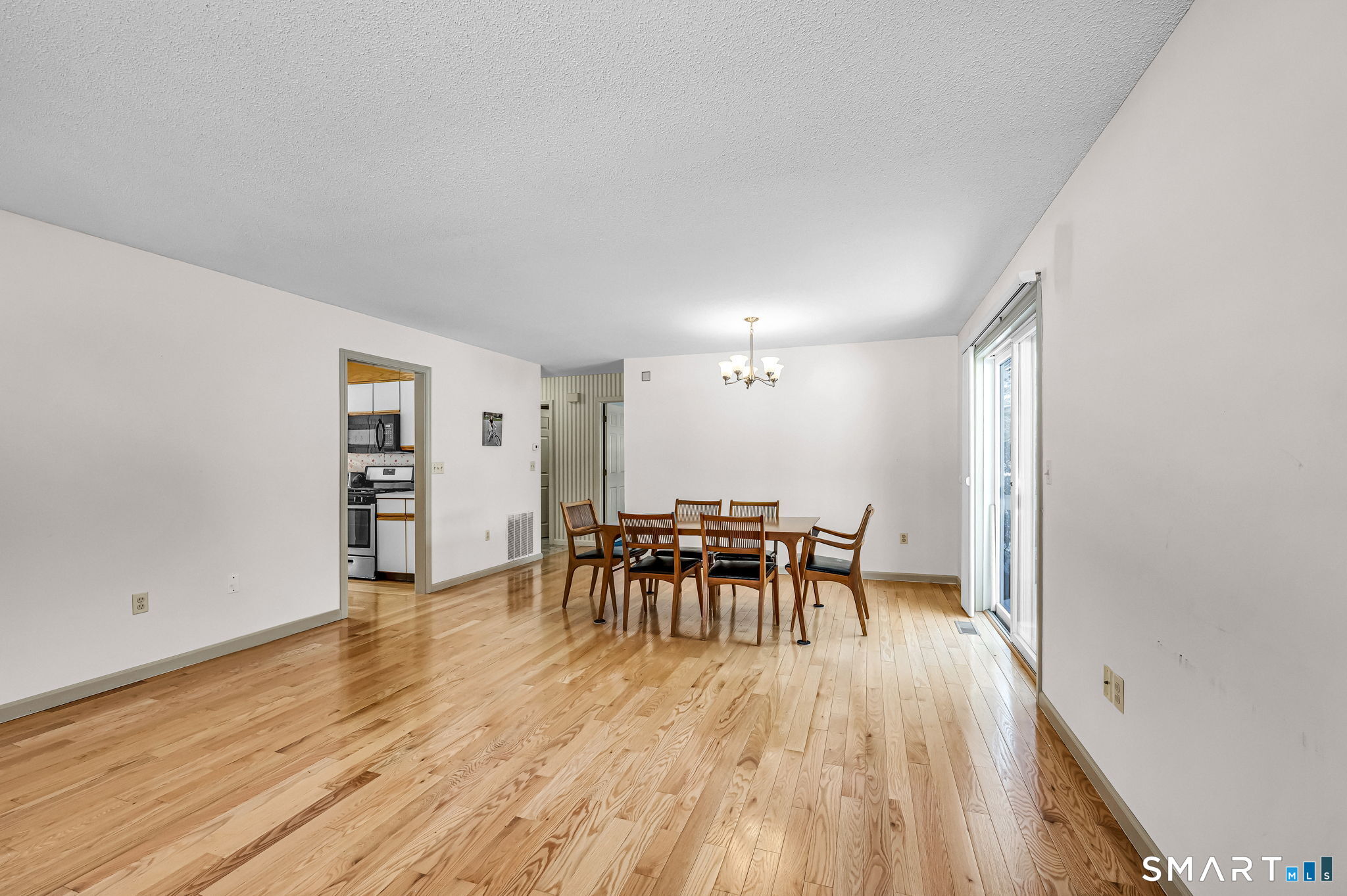 141 The Meadows, Unit 141 Enfield, CT 06082 - Photo 14 of 38