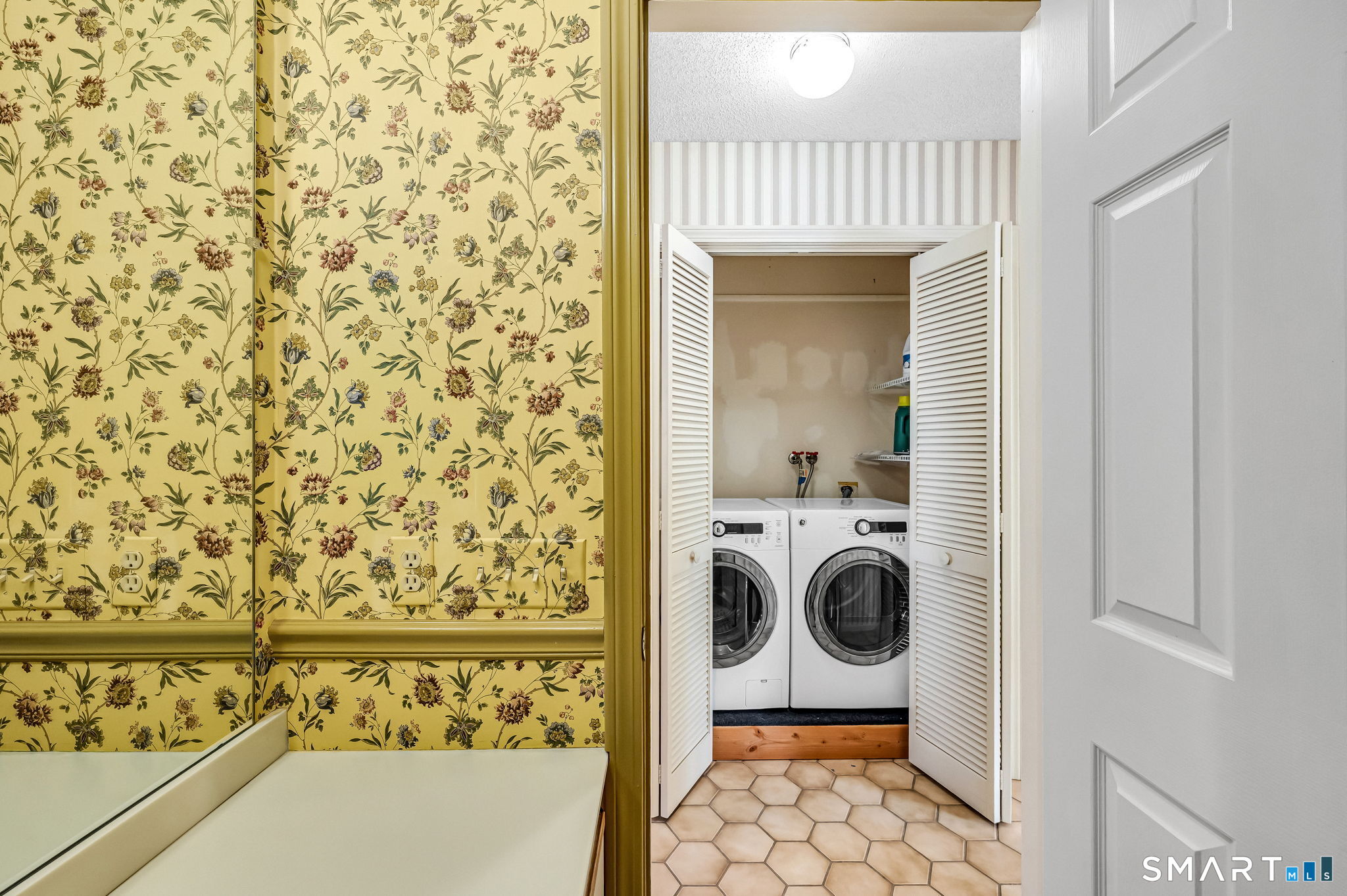 141 The Meadows, Unit 141 Enfield, CT 06082 - Photo 25 of 38