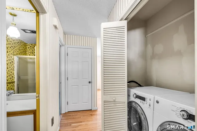 $299,900 | 141 The Meadows, Unit 141, Enfield, CT 06082