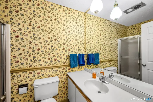 $299,900 | 141 The Meadows, Unit 141, Enfield, CT 06082