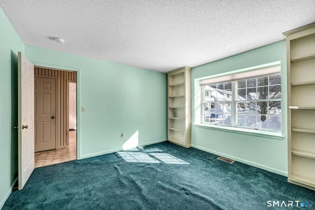 $299,900 | 141 The Meadows, Unit 141, Enfield, CT 06082