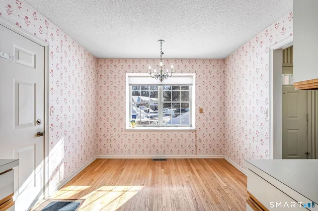 $299,900 | 141 The Meadows, Unit 141, Enfield, CT 06082