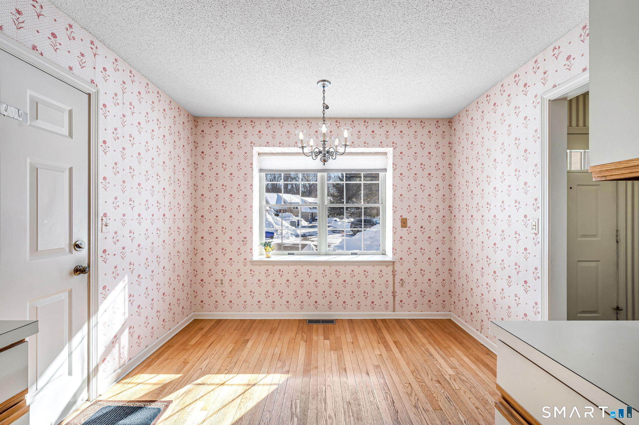 141 The Meadows, Unit 141 Enfield, CT 06082 - Photo 6 of 38