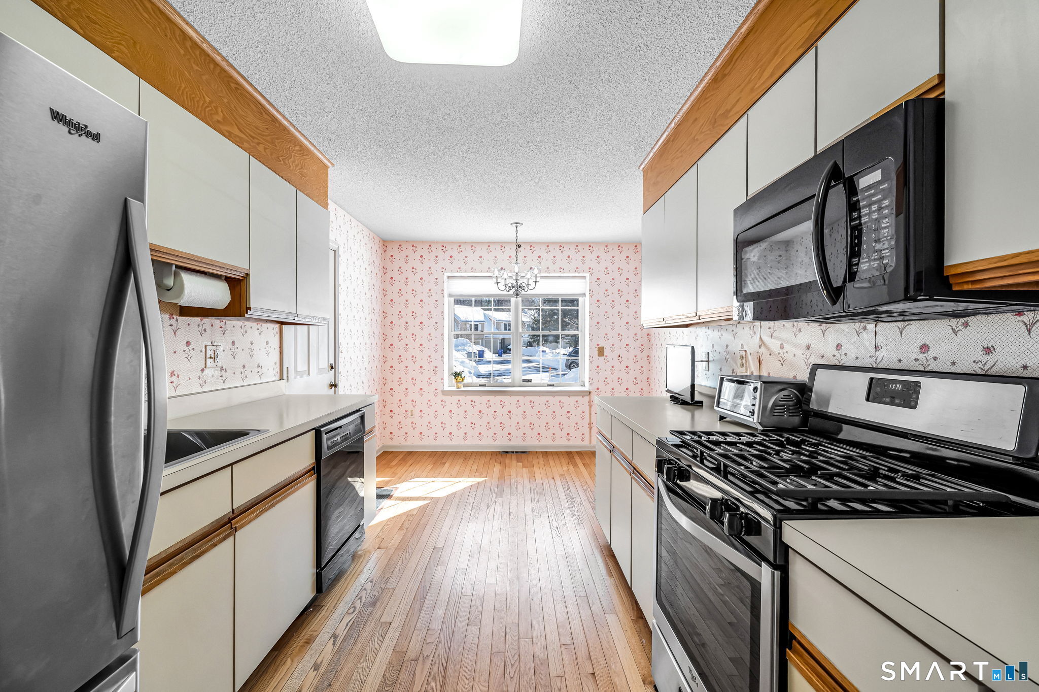 141 The Meadows, Unit 141 Enfield, CT 06082 - Photo 8 of 38