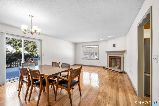 $299,900 | 141 The Meadows, Unit 141, Enfield, CT 06082