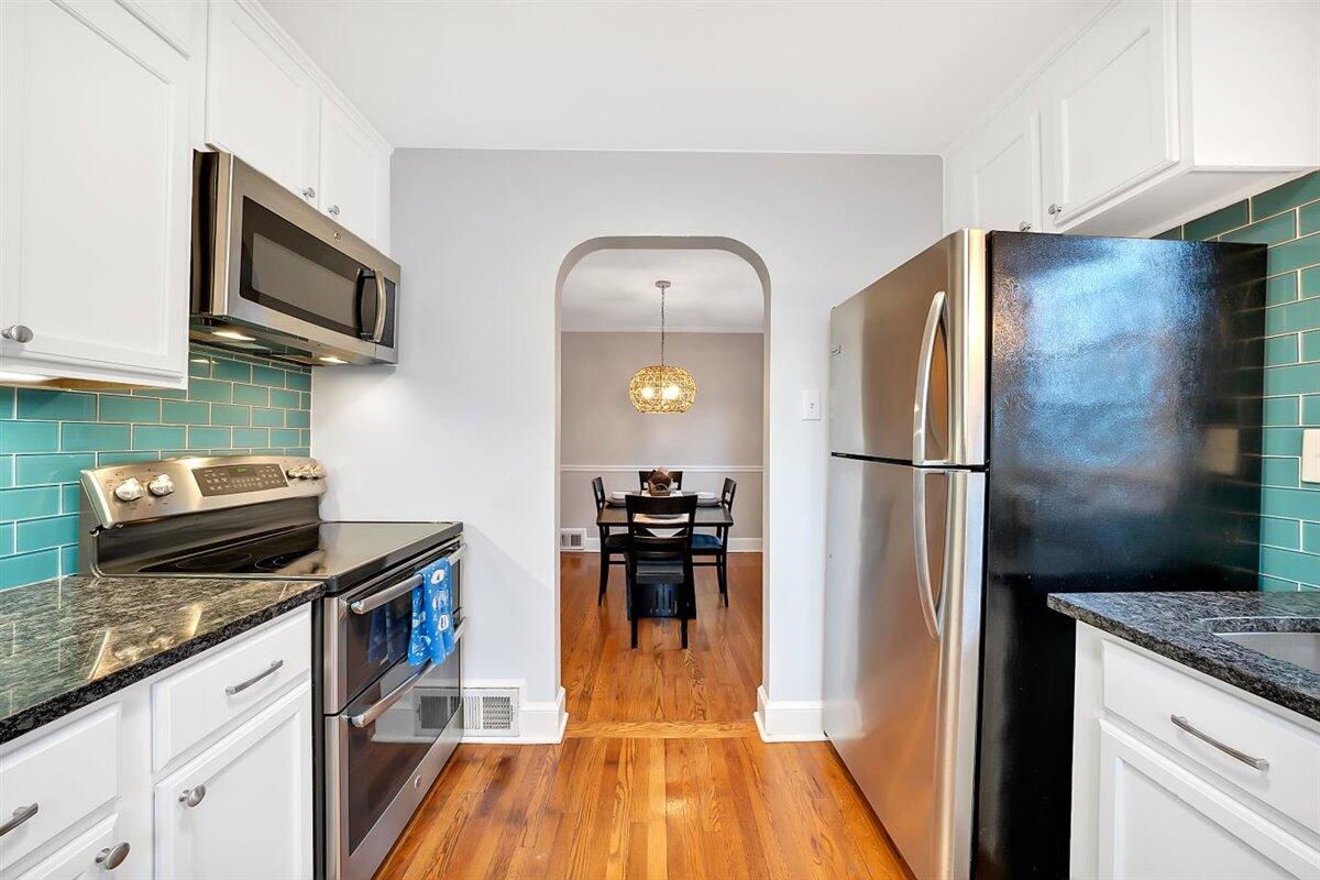 3713 Strother Road Southwest Roanoke, VA 24015 - Photo 12 of 31 11-DSC00008