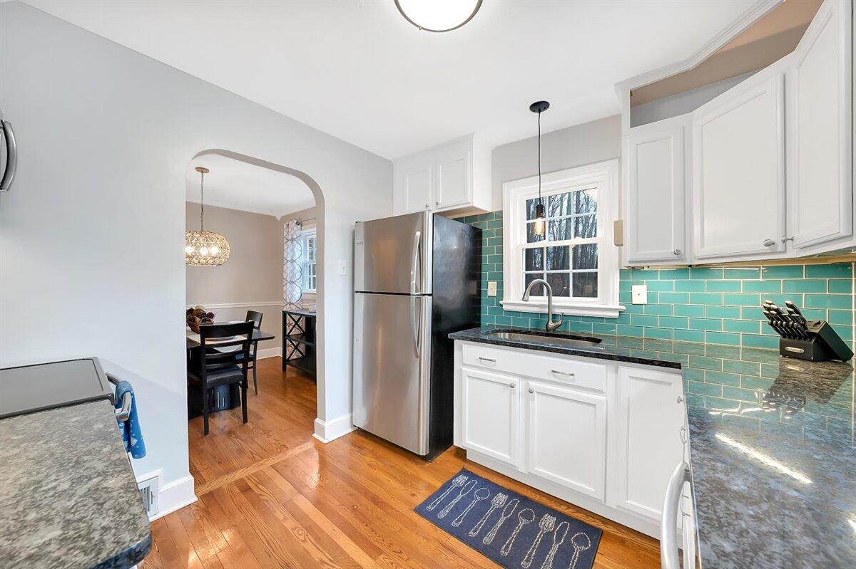 3713 Strother Road Southwest Roanoke, VA 24015 - Photo 13 of 31 12-DSC09932
