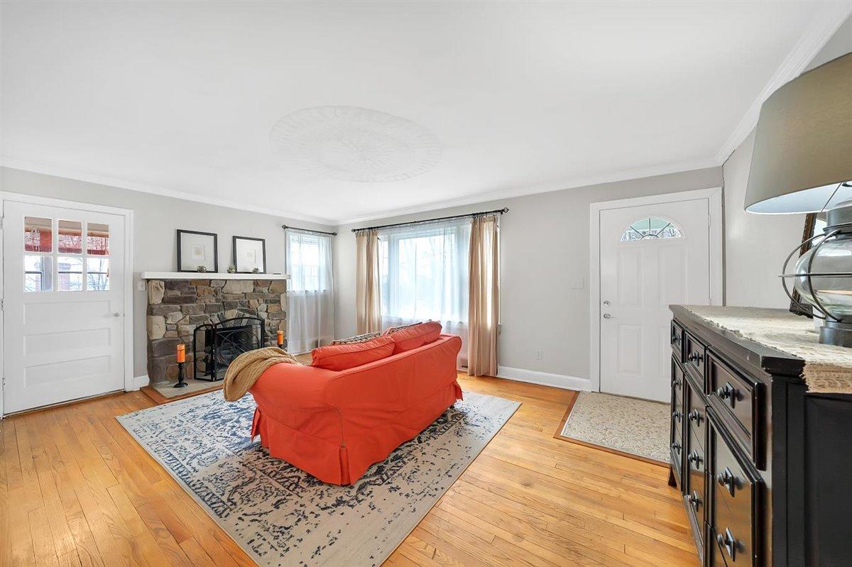 3713 Strother Road Southwest Roanoke, VA 24015 - Photo 6 of 31 05-DSC09896