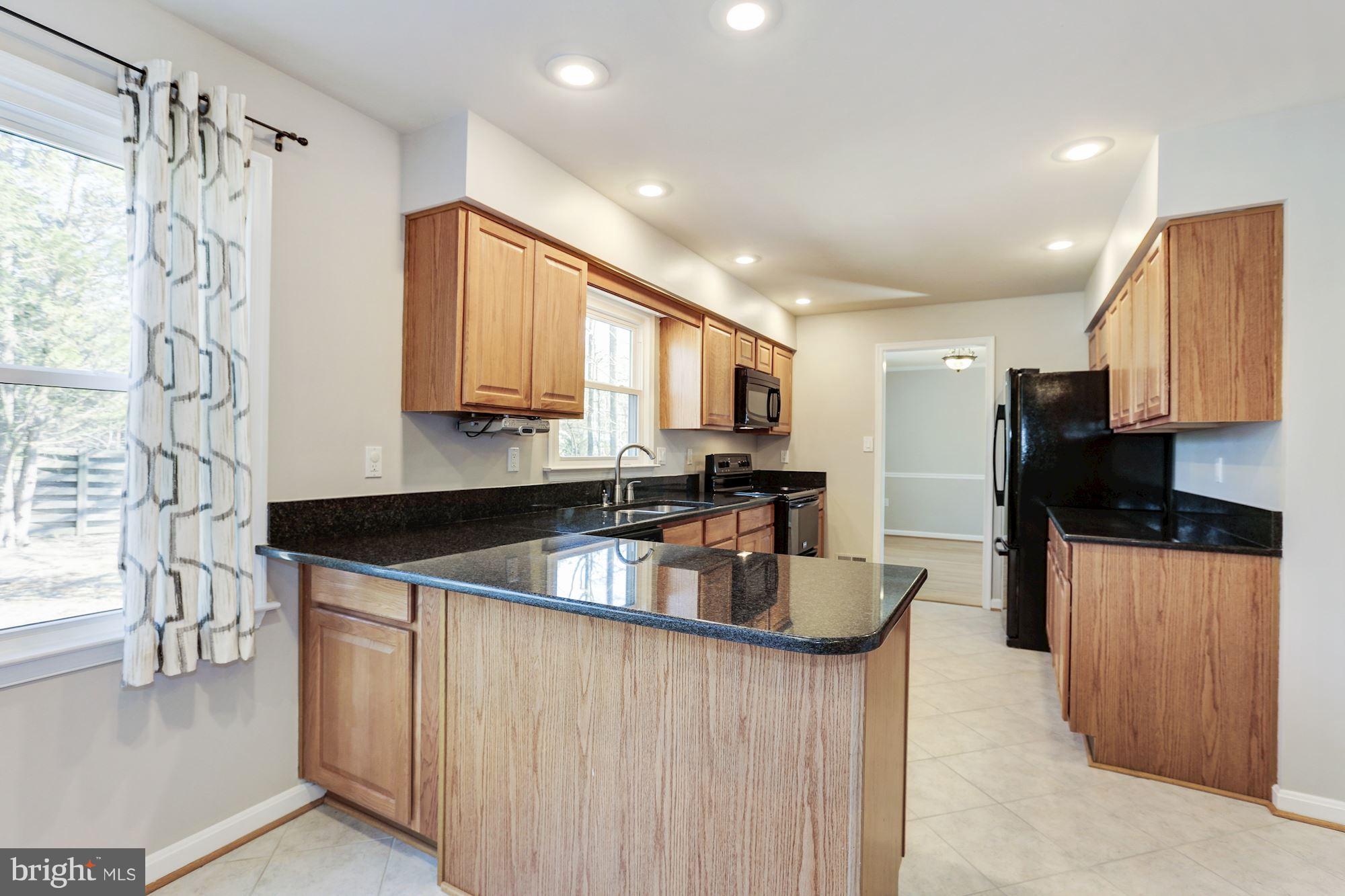 7982 Counselor Road Manassas, VA 20112 - Photo 13 of 30 Kitchen