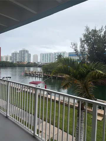 $1,900 | 3922 Northeast 166th Street, Unit S209, North Miami Beach, FL 33160