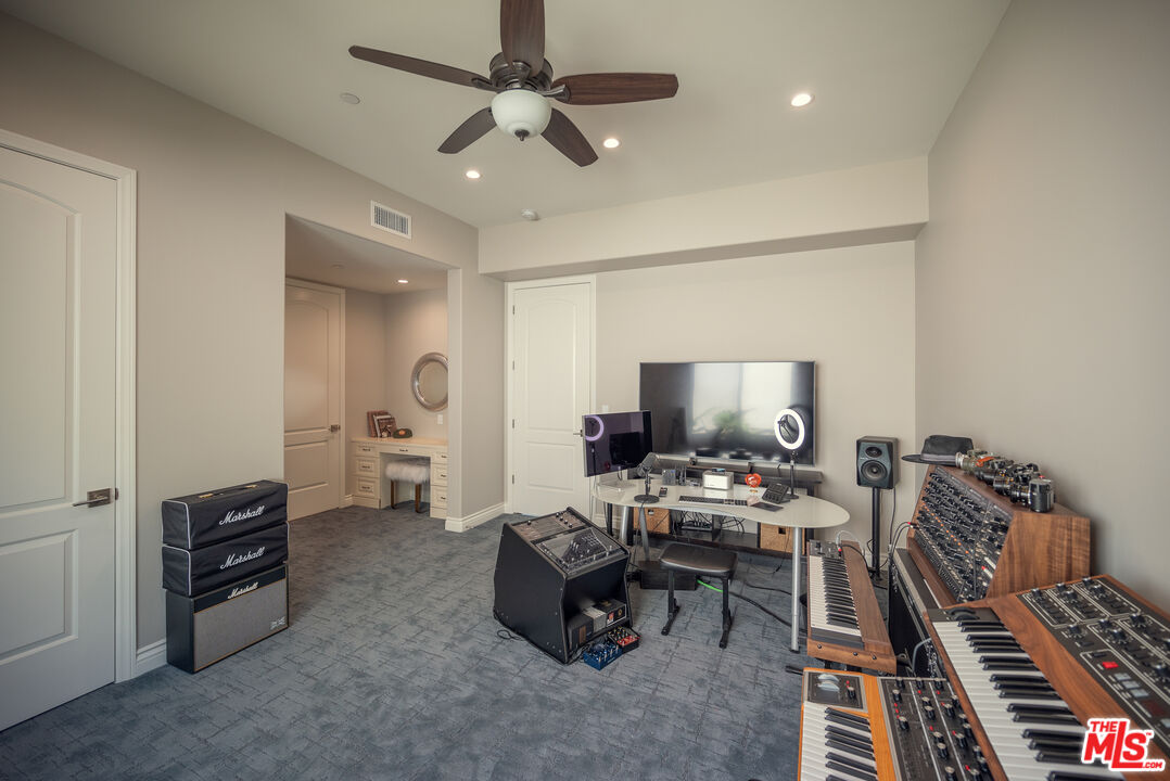 47 Buckskin Road Bell Canyon, CA 91307 - Photo 38 of 61