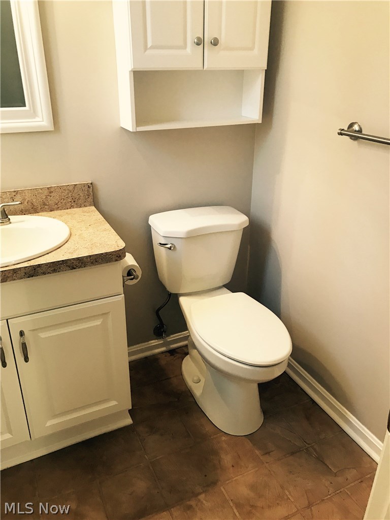 23726 Knickerbocker Road Bay Village, OH 44140 - Photo 12 of 20 Gallery Image 12