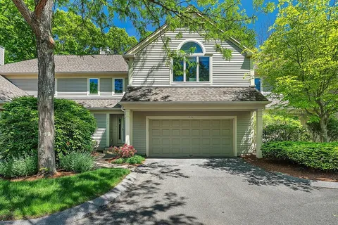 $1,075,000 | 202 Dahlia Drive, Unit 202, Wayland, MA 01778