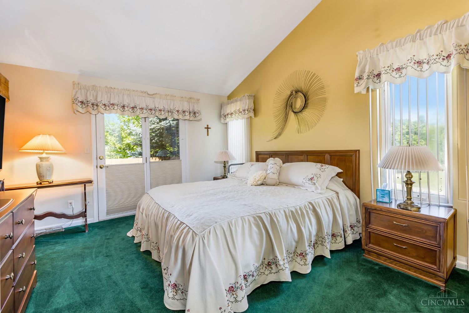 4885 Beechwood Road Cincinnati, OH 45244 - Photo 35 of 51