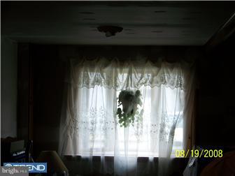 410 Blue Bell Road Williamstown, NJ 08094 - Photo 7 of 12 Family Room