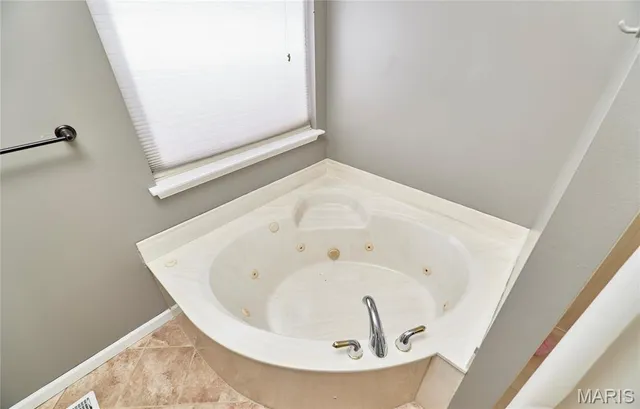 $399,900 | 11264 Village Drive West, Foristell, MO 63348