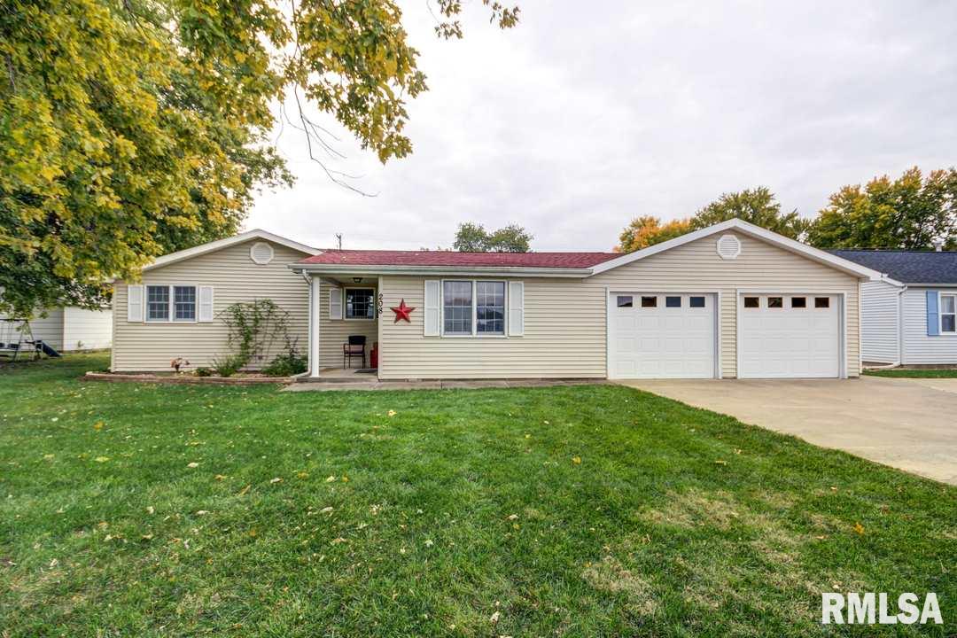 208 East Chestnut Street Chatham, IL 62629 - Photo 1 of 30
