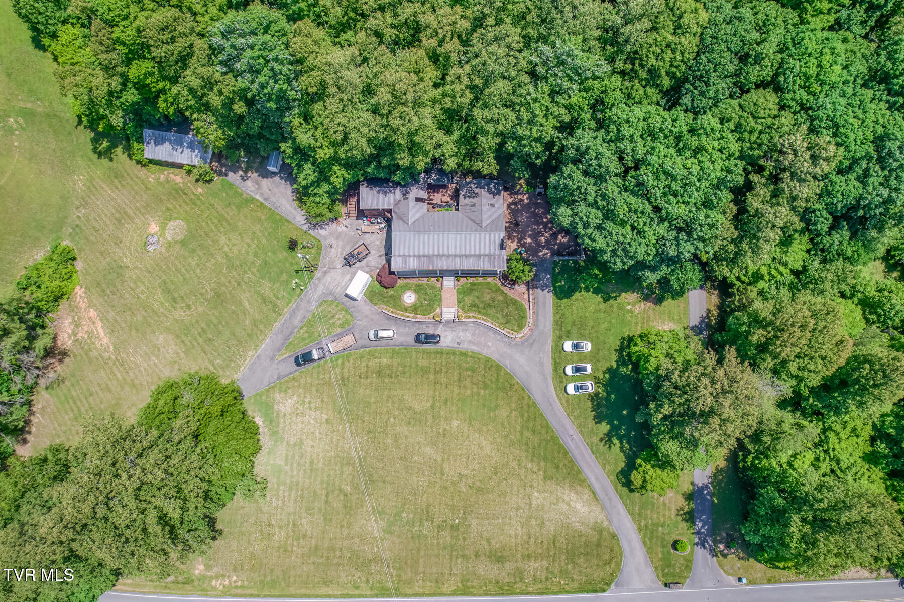 429 Hidden Valley Road Kingsport, TN 37663 - Photo 8 of 71 429 Hidden Valley Rd-8