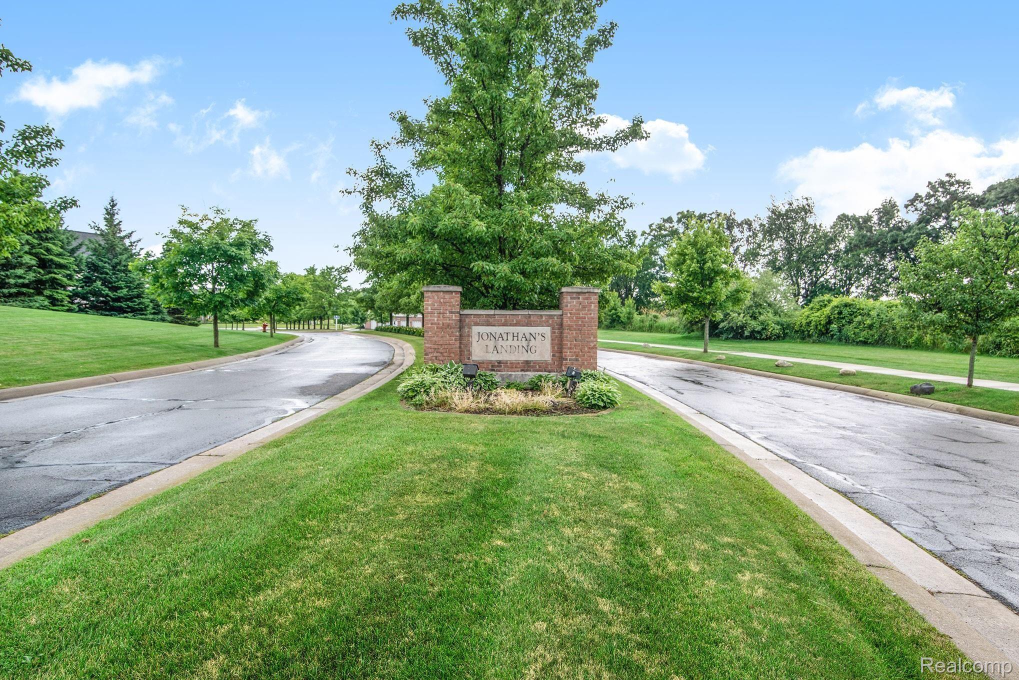 1123 Rial Lake Drive Howell, MI 48843 - Photo 18 of 19 Entrance to Jonathan's Landing
