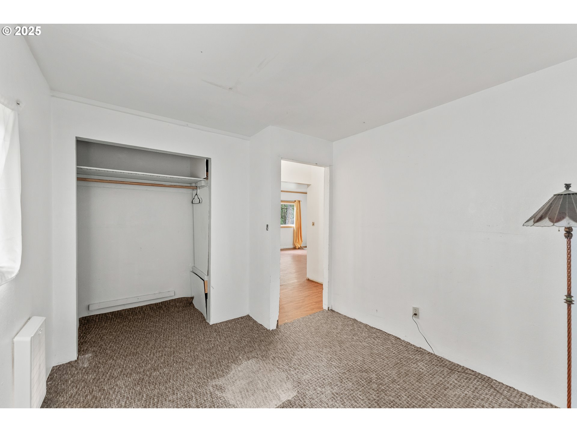414 Callahan Road Roseburg, OR 97471 - Photo 15 of 33 an empty room with closet