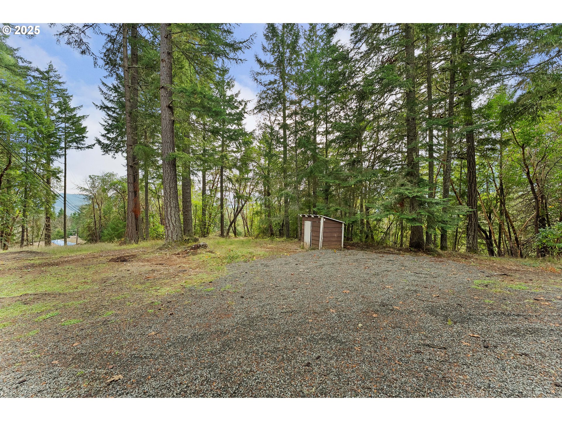414 Callahan Road Roseburg, OR 97471 - Photo 28 of 33 a view of outdoor space with trees