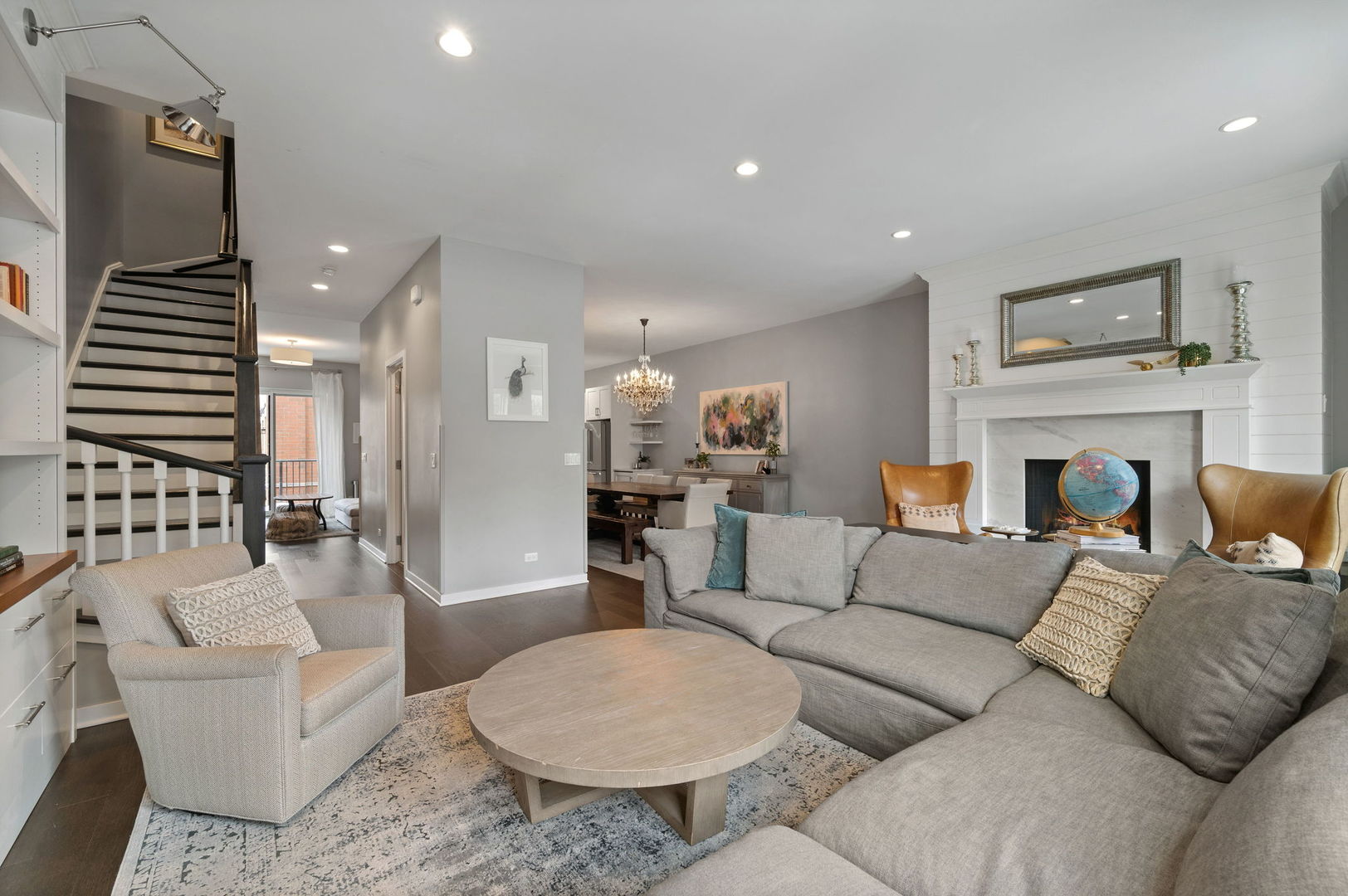 232 East 18th Street Chicago, IL 60616 - Photo 6 of 39 a living room with furniture and a fireplace