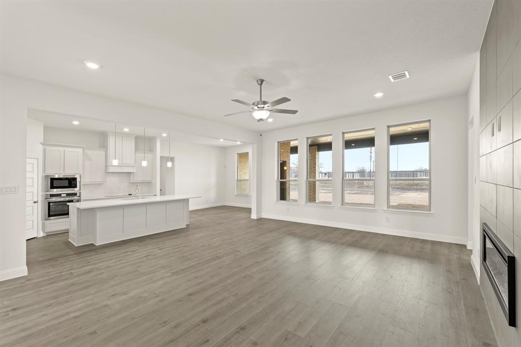 6805 Lancashire Way Forney, TX 75126 - Photo 10 of 28 10. 6805 Lancashire - Family