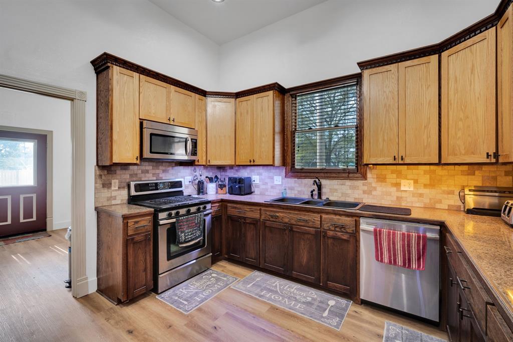 312 West 8th Street Ferris, TX 75125 - Photo 11 of 34