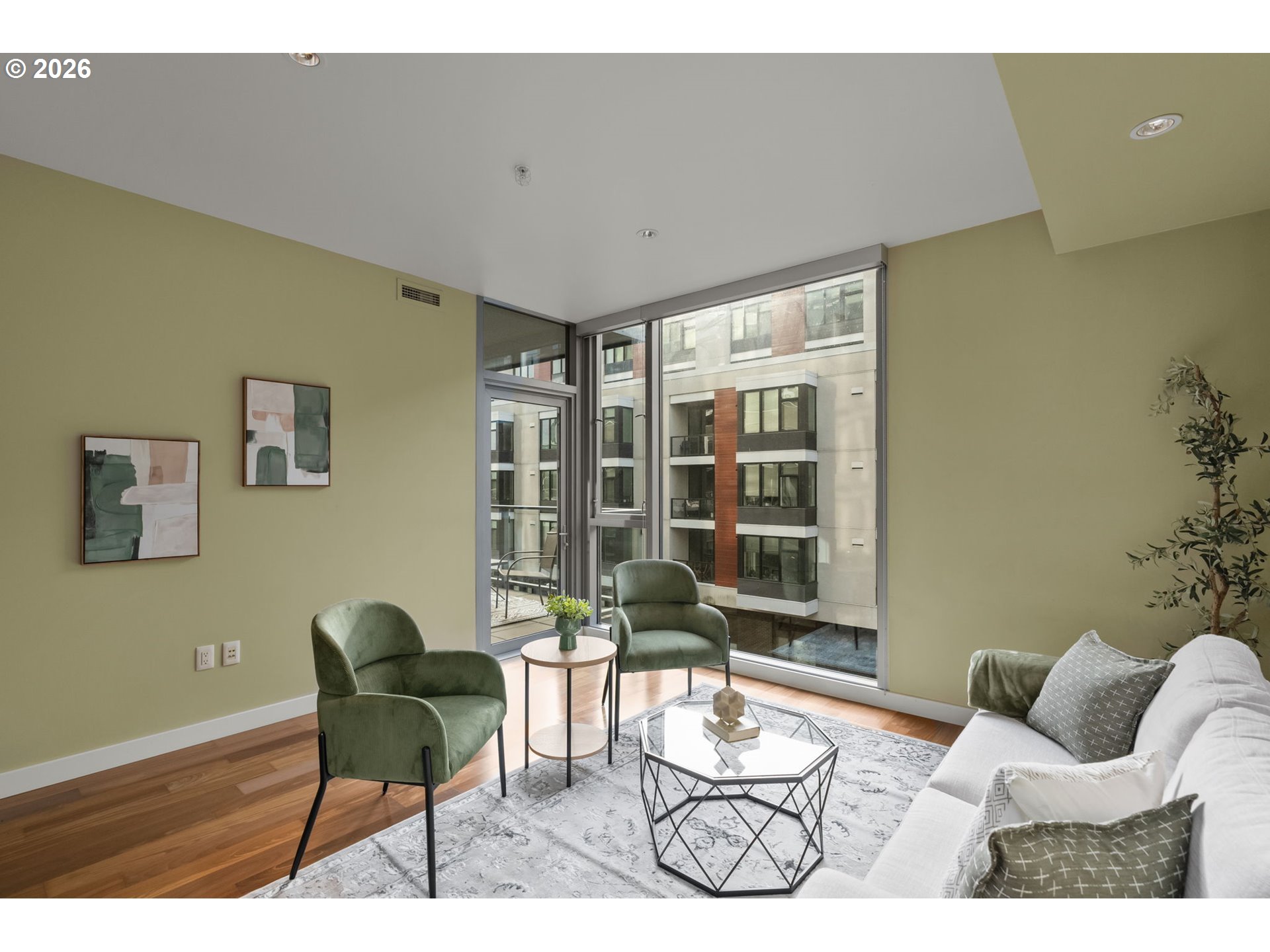 841 Southwest Gaines Street, Unit 333 Portland, OR 97239 - Photo 13 of 32