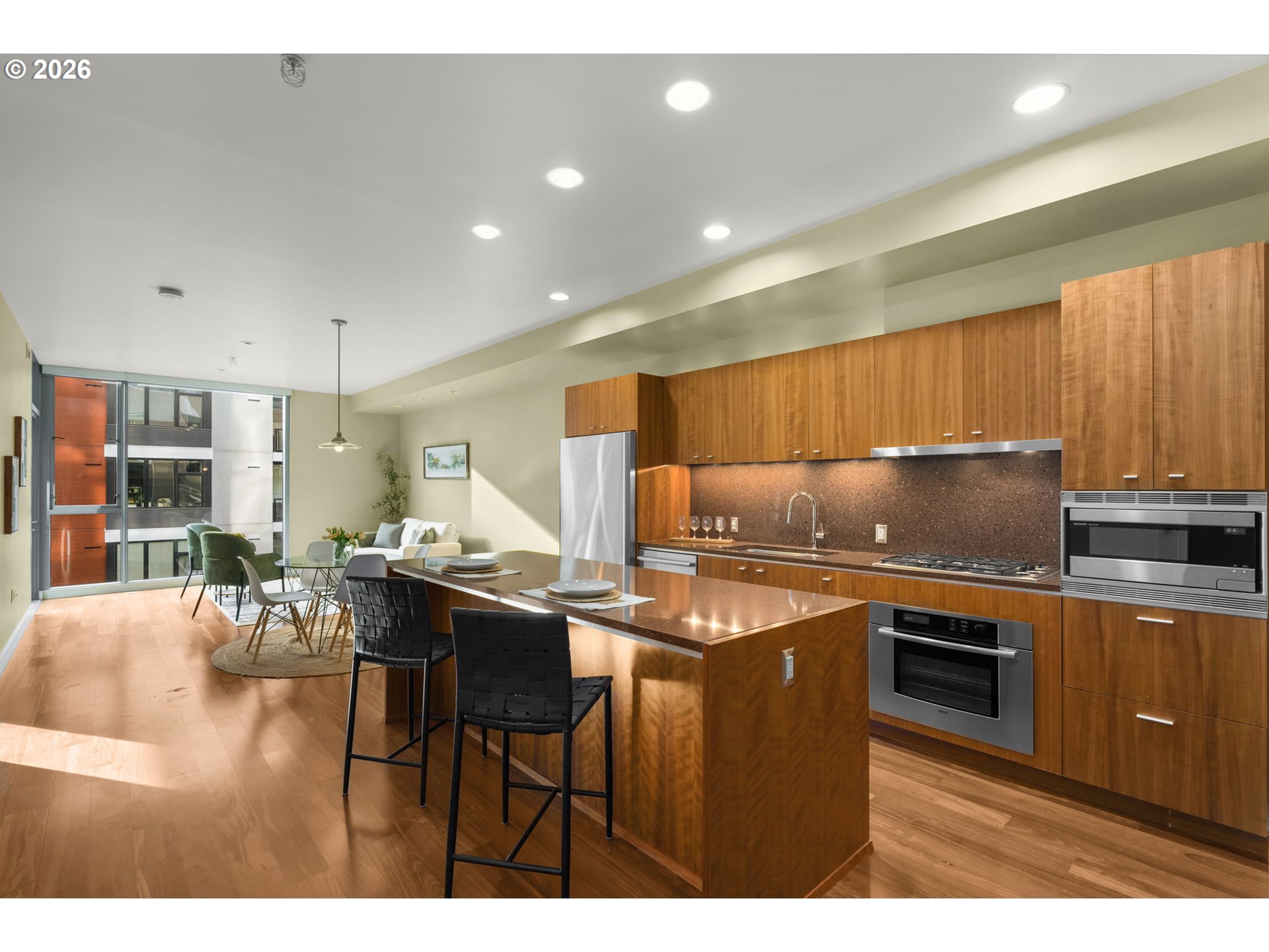 841 Southwest Gaines Street, Unit 333 Portland, OR 97239 - Photo 2 of 32