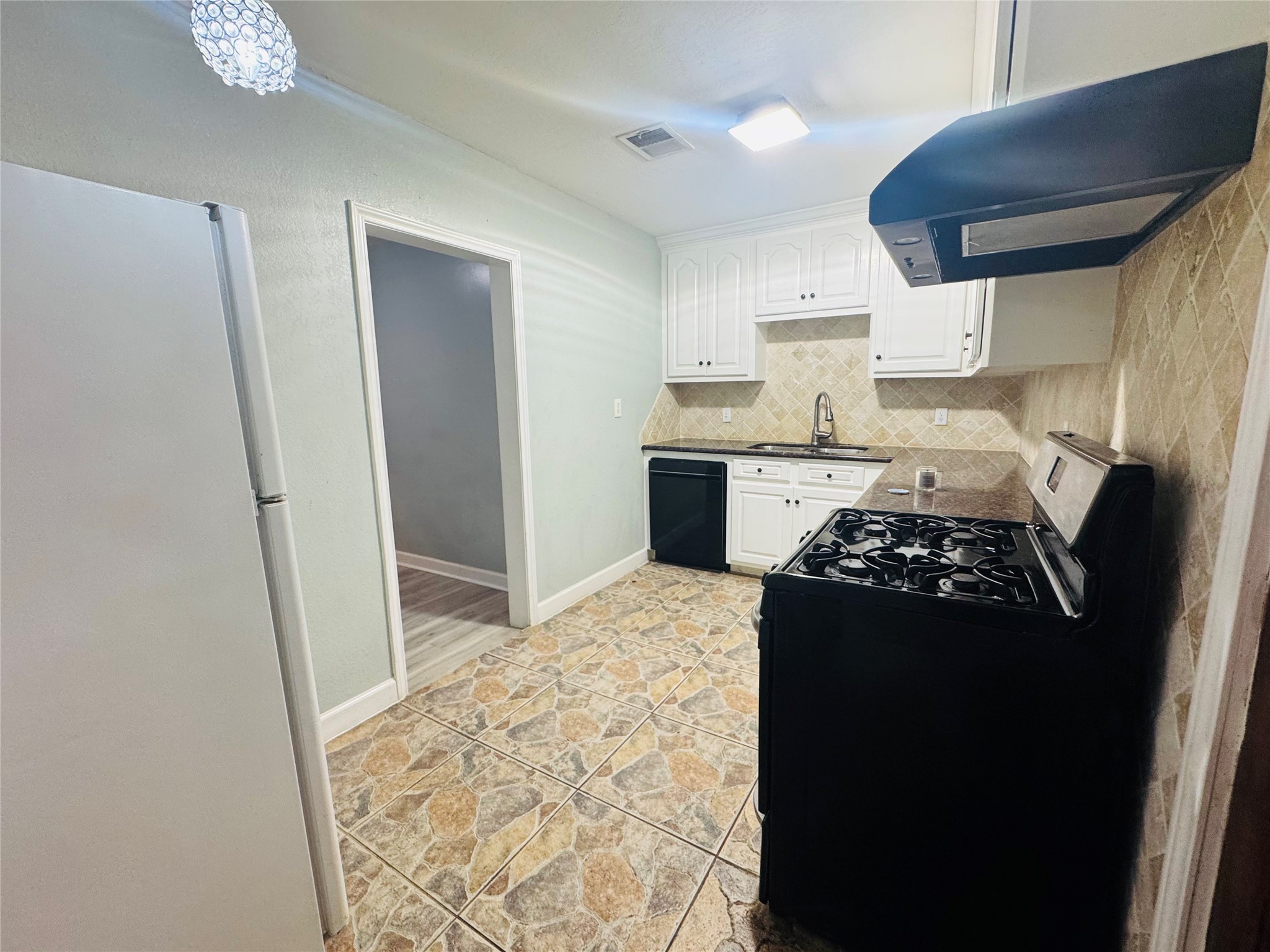 2308 Bennington Street Houston, TX 77093 - Photo 10 of 25