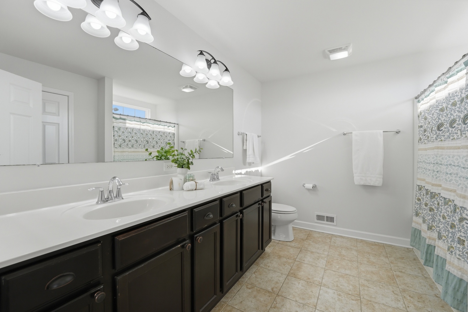 5742 Oak Ridge Way Lisle, IL 60532 - Photo 29 of 46 Gallery Image 29